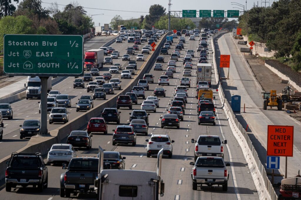 Privacy Activists Call on California to Remove Covert License Plate Readers Privacy Activists Call on California to Remove Covert License Plate Readers