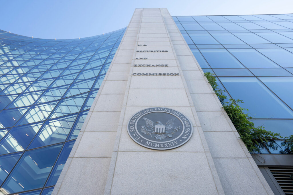 SEC Preparing to Scrap Quarterly Reporting Requirement, WSJ Reports