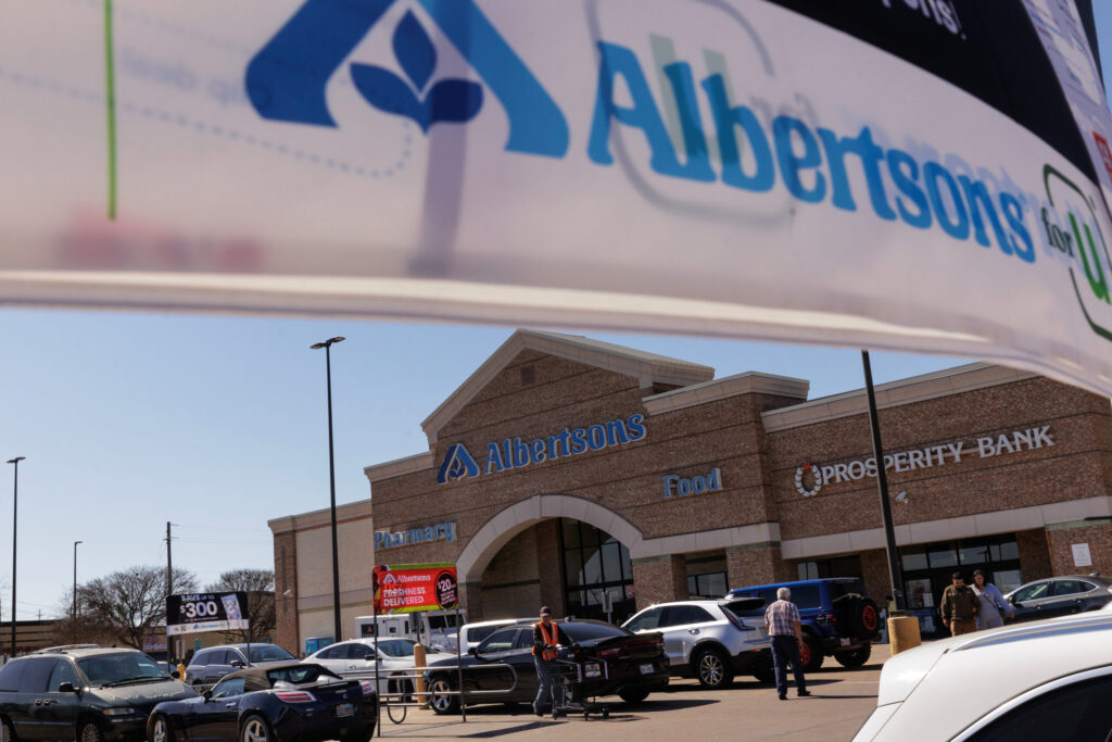 Albertsons Reaches $774 Million Opioid Accord, Records Loss