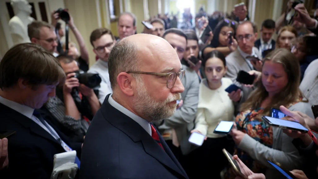 White House seeks 12% cut to HHS in 2027