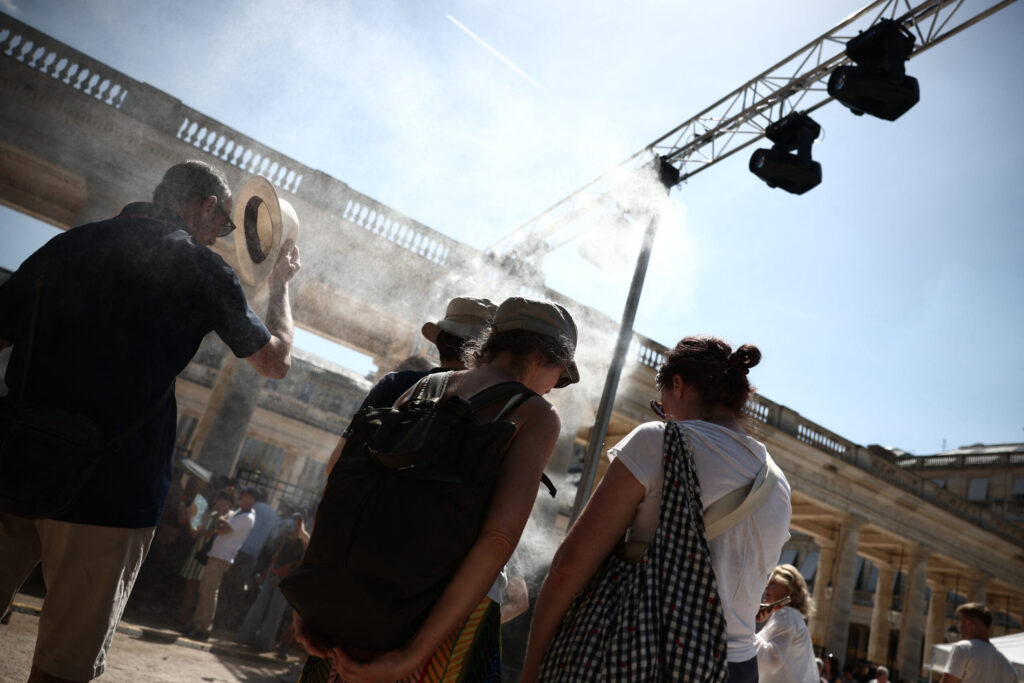 Europe Heat Wave Intensifies With France and UK on Red Alert