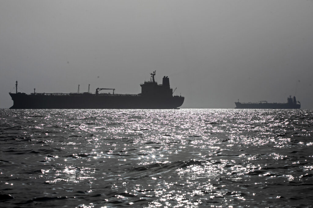 Iran and Oman Say They’ll Work on Pact for Hormuz Transit Costs Iran and Oman Say They’ll Work on Pact for Hormuz Transit Costs