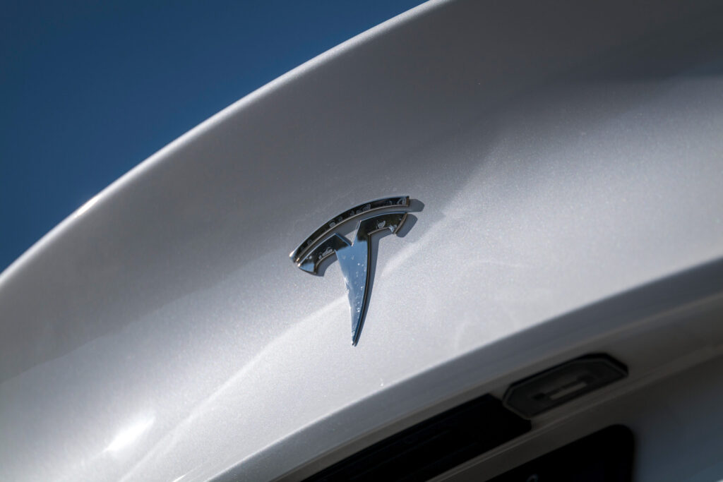 Tesla Settles Lawsuit Over Deadly Crash Involving Full Self-Driving